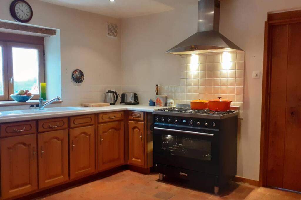 Private Farmhouse For Six In The Countryside Saint-Pierre-sur-Orthe ภายนอก รูปภาพ